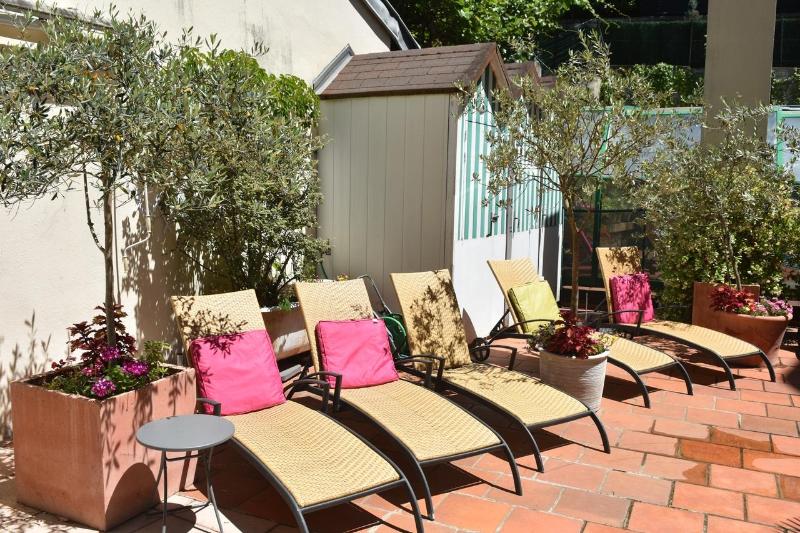 호텔 Logis Hôtel Restaurant Grand Hôtel De Lyon