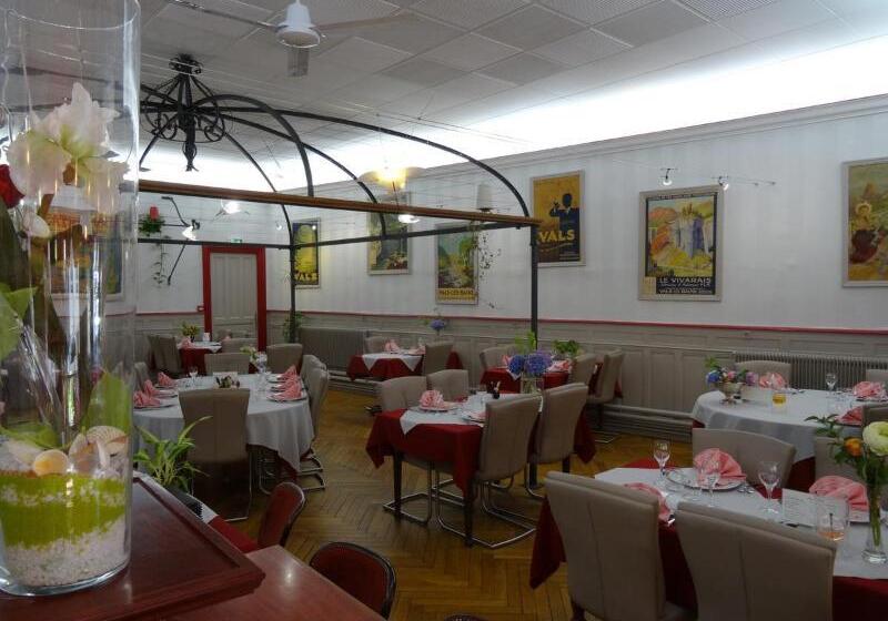 호텔 Logis Hôtel Restaurant Grand Hôtel De Lyon