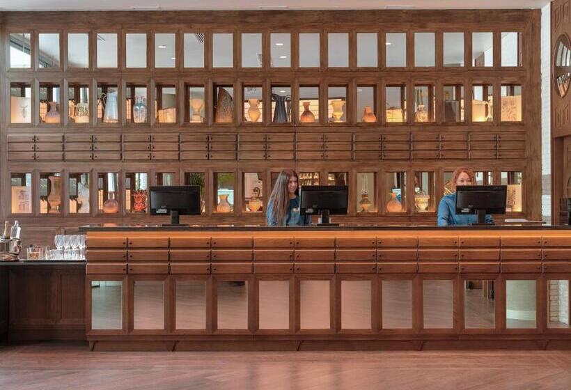 Отель H10 Marina Barcelona