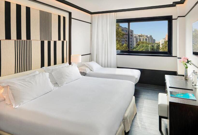 Отель H10 Marina Barcelona