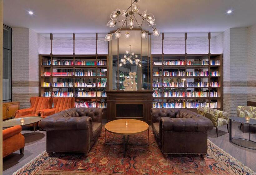 Отель H10 Marina Barcelona