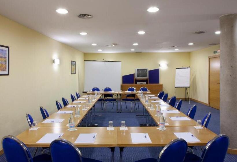 هتل Holiday Inn Express San Sebastian De Los Reyes, An Ihg