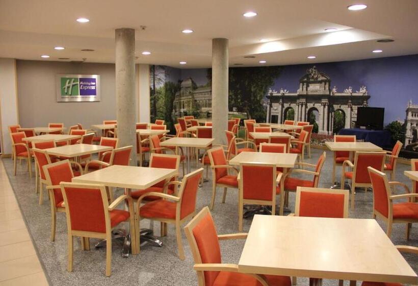 هتل Holiday Inn Express San Sebastian De Los Reyes, An Ihg