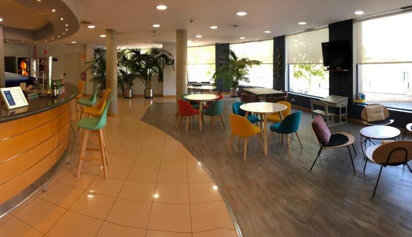 هتل Holiday Inn Express San Sebastian De Los Reyes, An Ihg