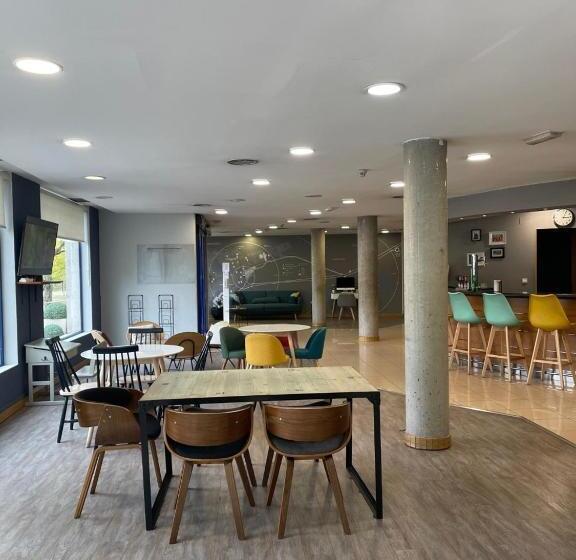 هتل Holiday Inn Express San Sebastian De Los Reyes, An Ihg