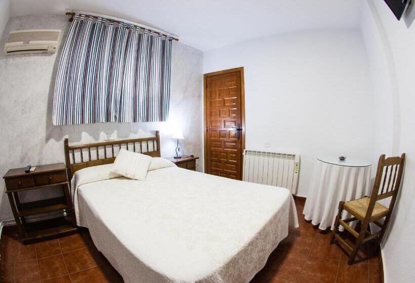Отель Hostal Guadiana