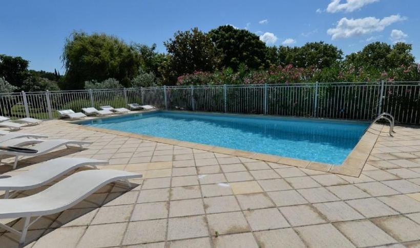 호텔 Hostellerie Du Luberon