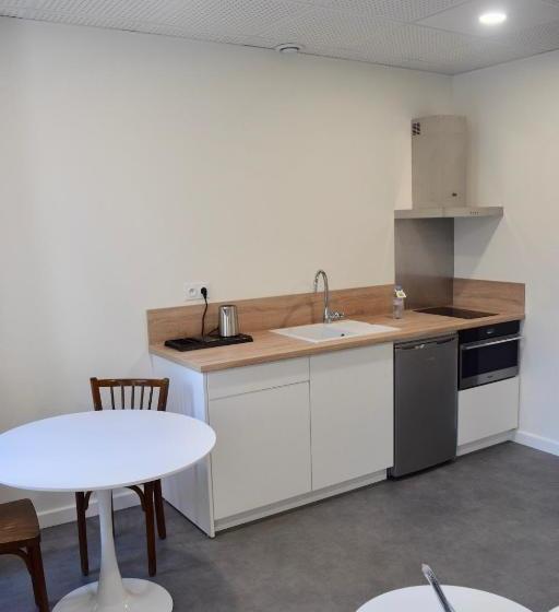 호텔 Et Appartements Les Platanes