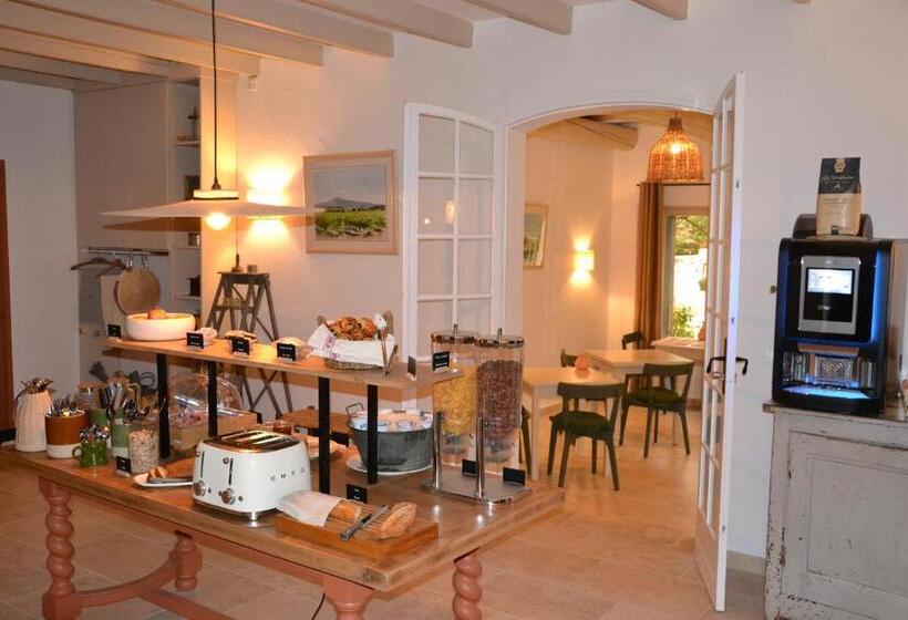 ホテル Hôtel La Garrigue & Bar Piscine