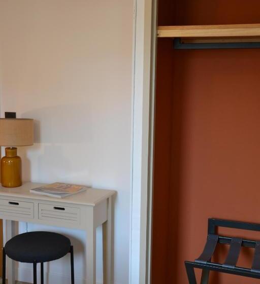 ホテル Hôtel La Garrigue & Bar Piscine