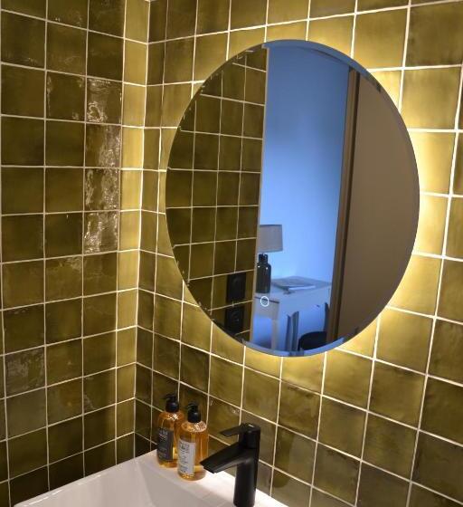 ホテル Hôtel La Garrigue & Bar Piscine