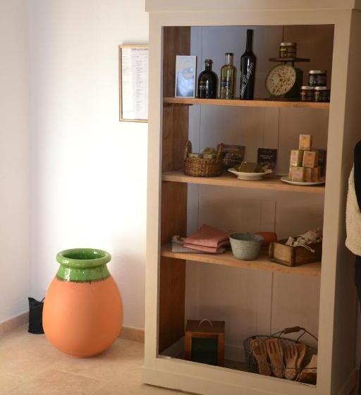 ホテル Hôtel La Garrigue & Bar Piscine