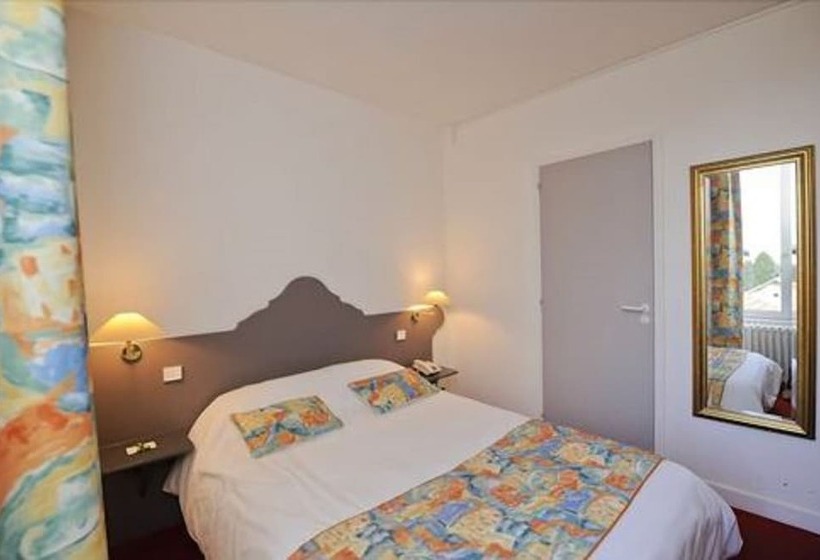 Отель Hôtel Logis Le Bourbon