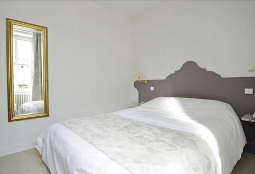 Отель Hôtel Logis Le Bourbon