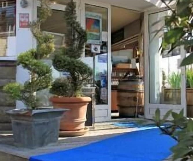 בית מלון כפרי Hôtel Ostrea & Sa Villa