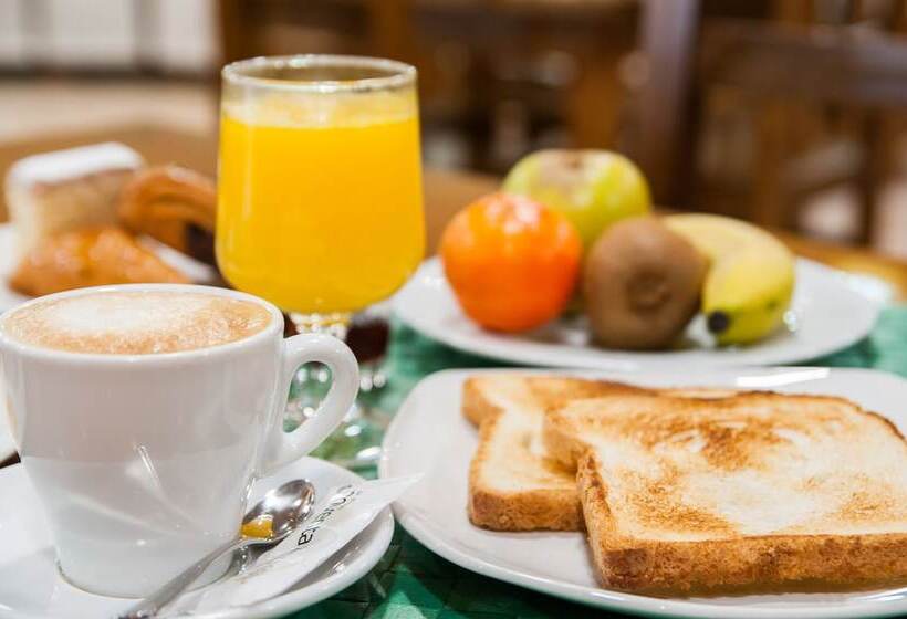 Отель Ibis Styles Pamplona Noain