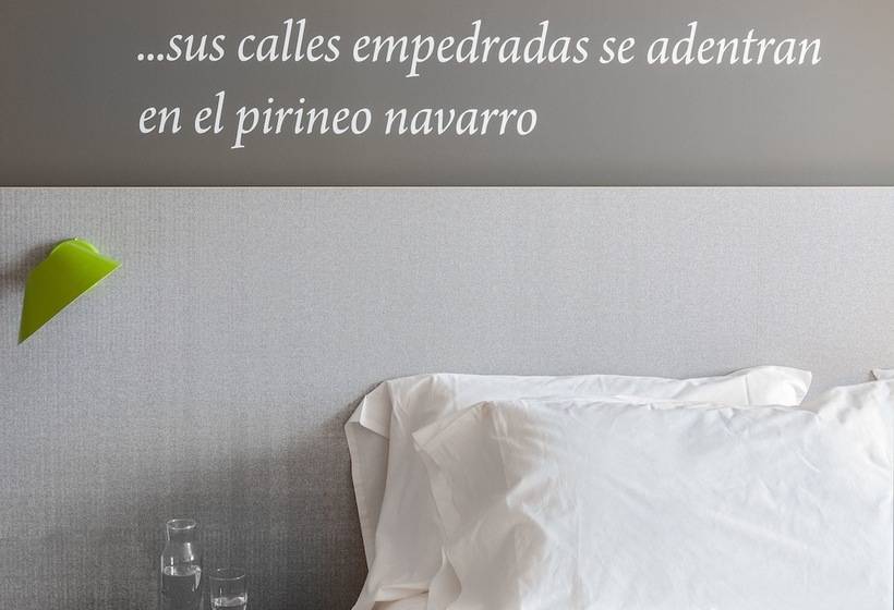 Отель Ibis Styles Pamplona Noain