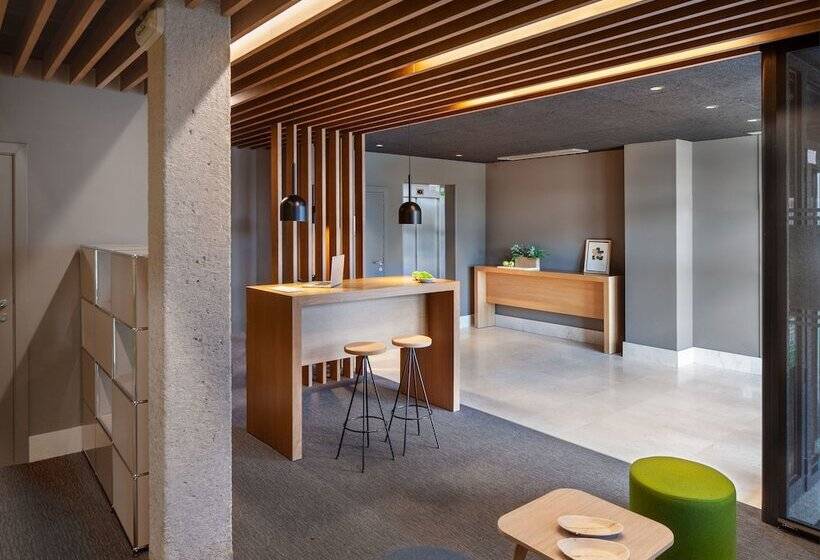 Отель Ibis Styles Pamplona Noain