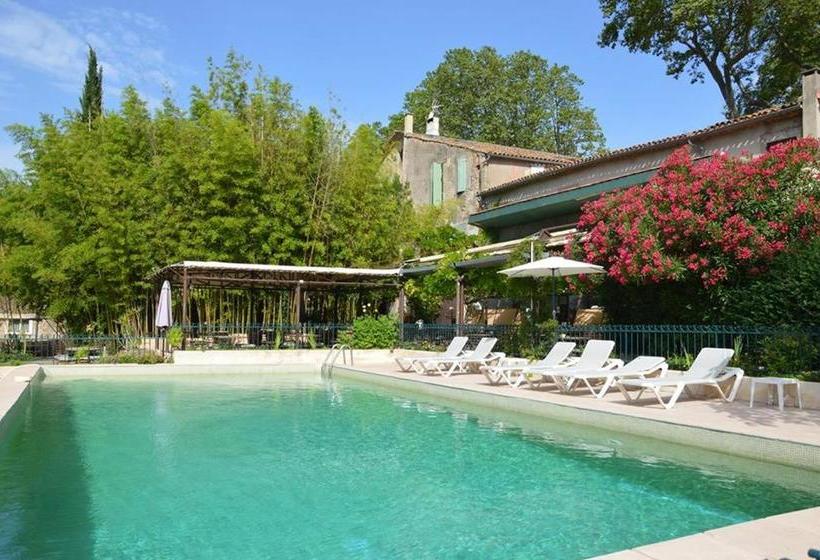 ホテル Hôtel Restaurant La Source