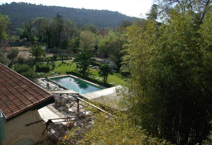 ホテル Hôtel Restaurant La Source