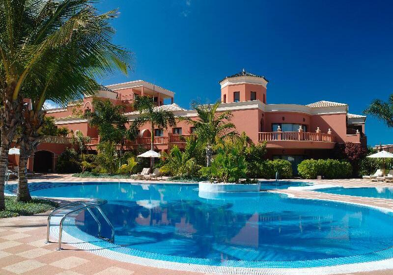 Отель Las Madrigueras Golf Resort & Spa  Adults Only
