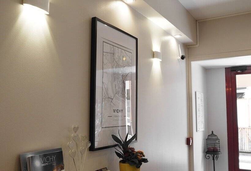 בית מלון כפרי Le Biarritz  Vichy