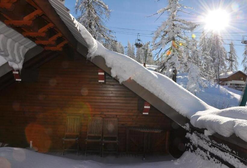 בית מלון כפרי Le Chalet Suisse