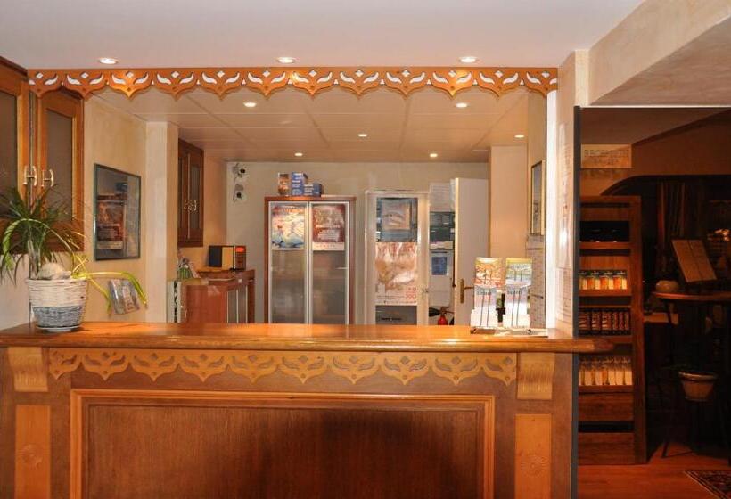 בית מלון כפרי Le Chalet Suisse