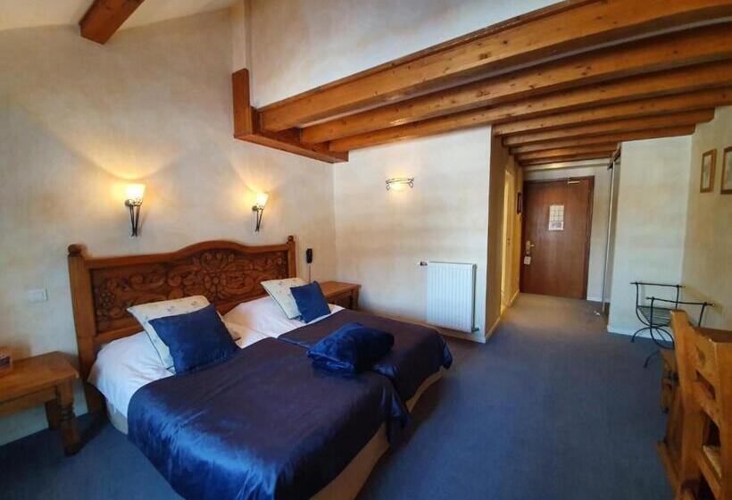 בית מלון כפרי Le Chalet Suisse