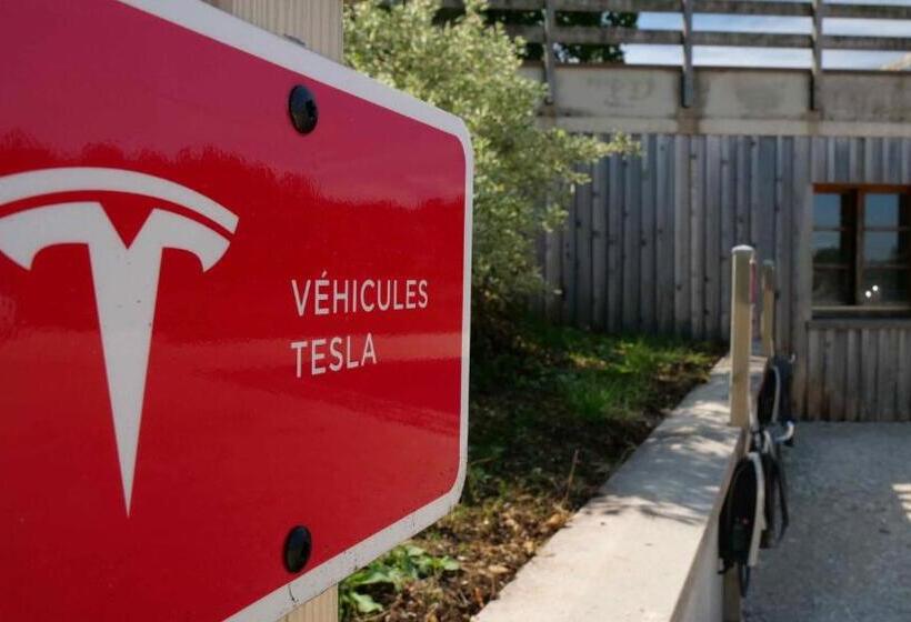 Отель Le Tillau