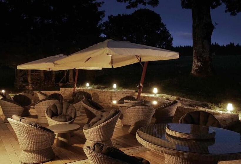 Отель Le Tillau