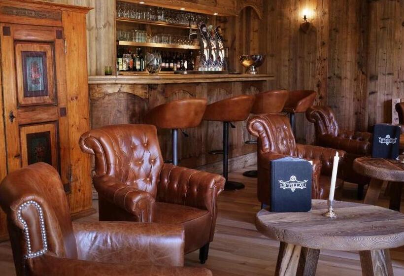 Отель Le Tillau