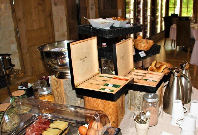 Отель Le Tillau