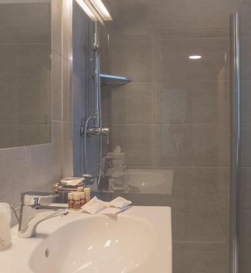 בית מלון כפרי Le Torri   Castiglione Falletto