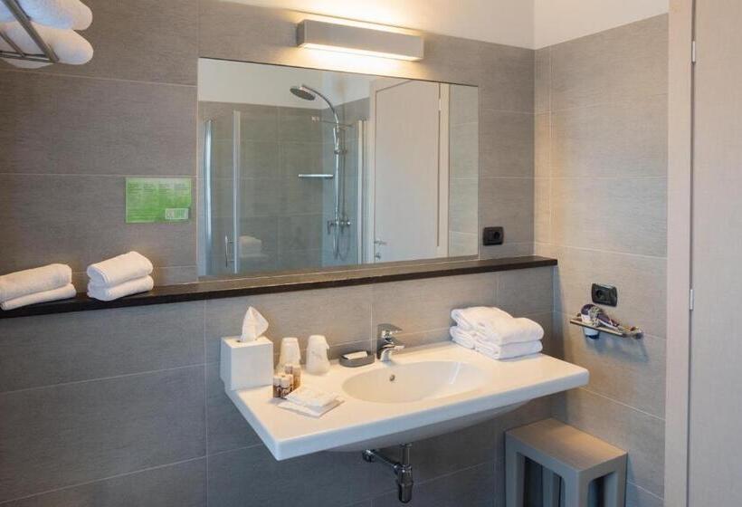 בית מלון כפרי Le Torri   Castiglione Falletto