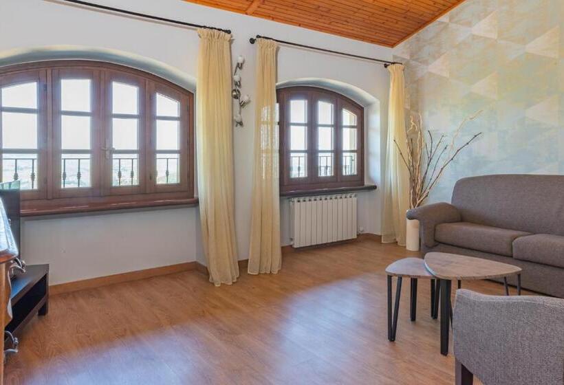 בית מלון כפרי Le Torri   Castiglione Falletto