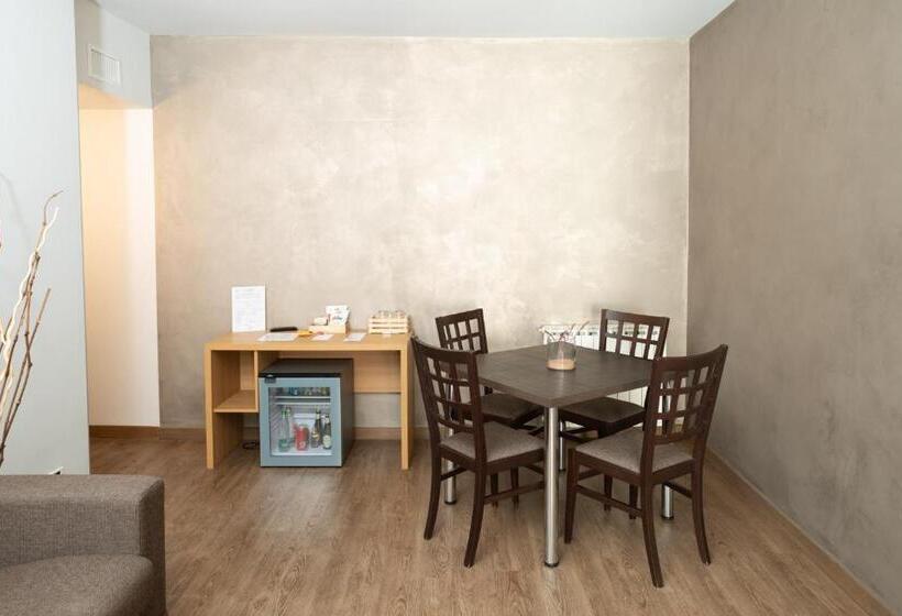 בית מלון כפרי Le Torri   Castiglione Falletto