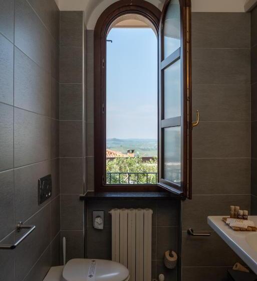 בית מלון כפרי Le Torri   Castiglione Falletto