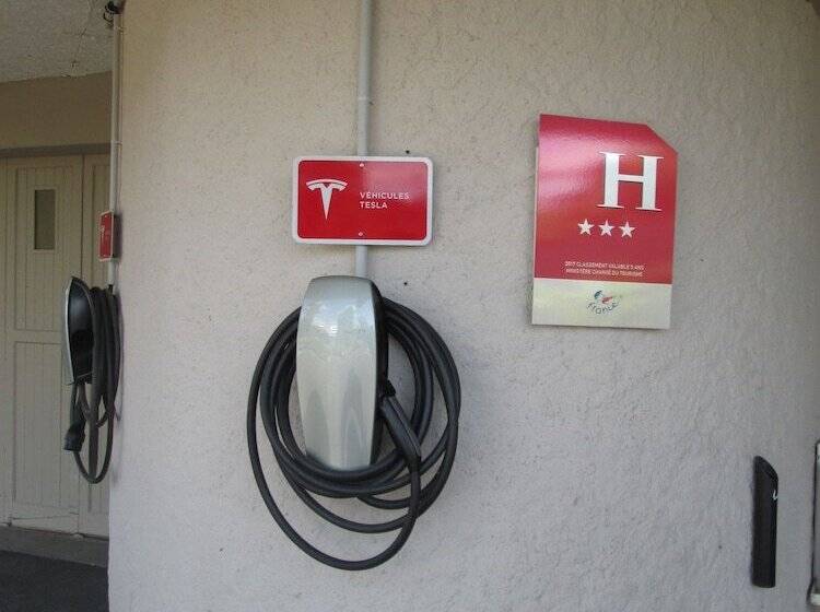 בית מלון כפרי Les Gravades