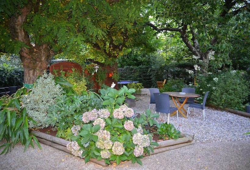 בית מלון כפרי Les Marronniers