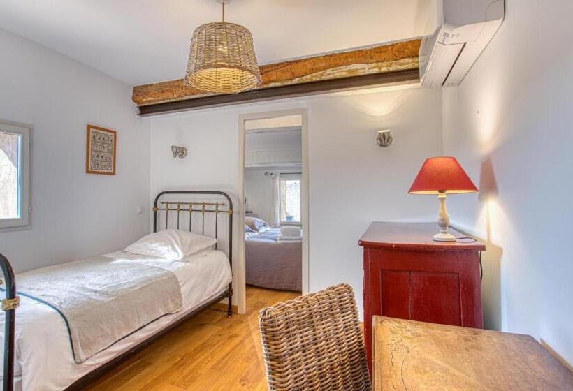 ホテル Hôtel Restaurant Les Remparts