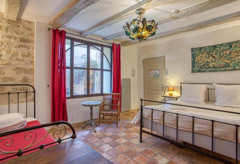 ホテル Hôtel Restaurant Les Remparts