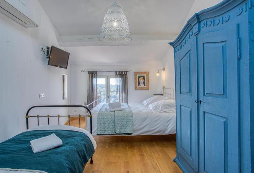 ホテル Hôtel Restaurant Les Remparts