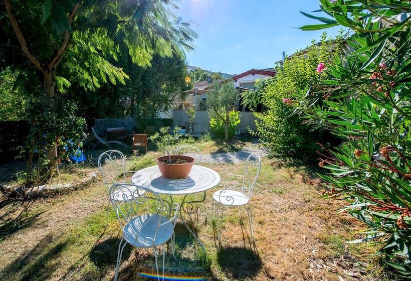 فندق Logis Hôtels   Hôtel Et Restaurant Les Voyageurs