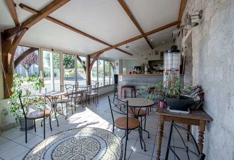 בית מלון כפרי Logis Hôtels   Hôtel Et Restaurant Les Voyageurs