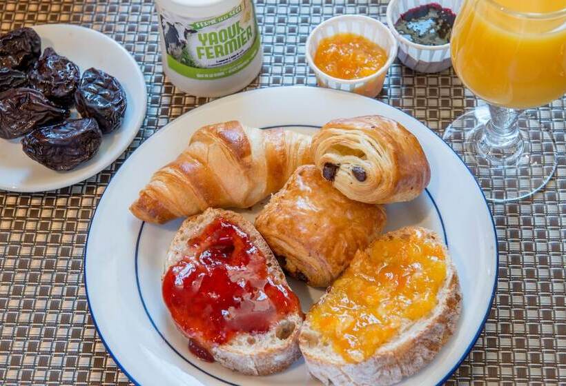 فندق Logis Hôtels   Hôtel Et Restaurant Les Voyageurs