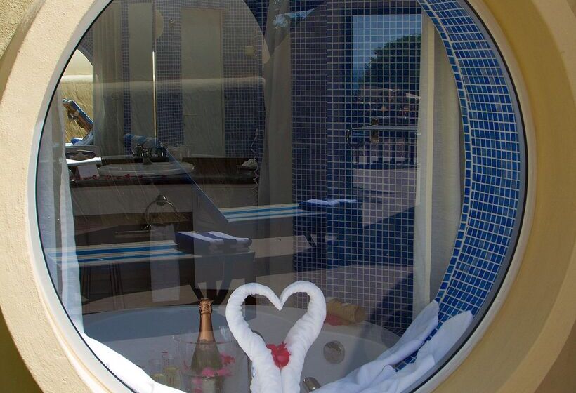 Отель Livvo Risco Del Gato Suites