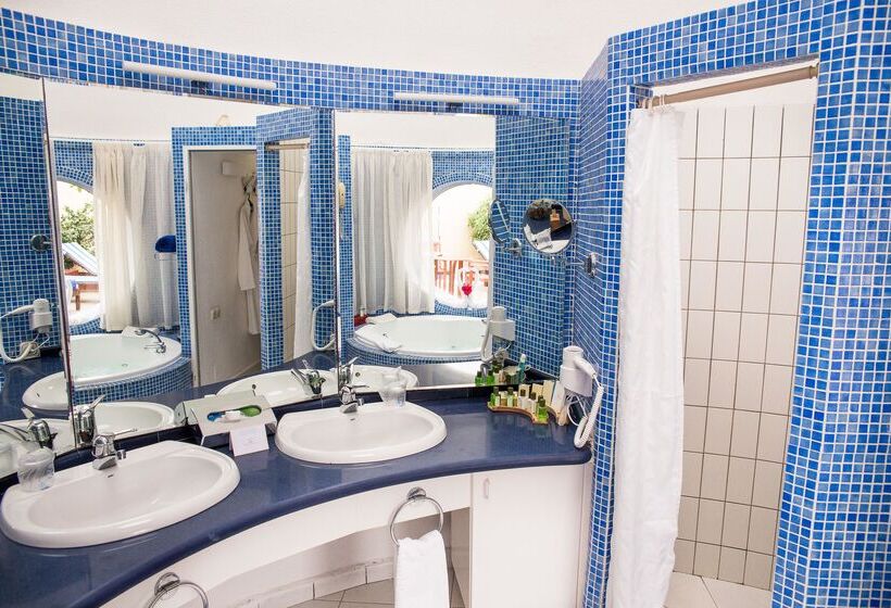 Отель Livvo Risco Del Gato Suites