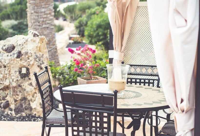 Отель Livvo Risco Del Gato Suites