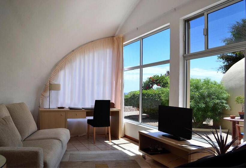 Отель Livvo Risco Del Gato Suites